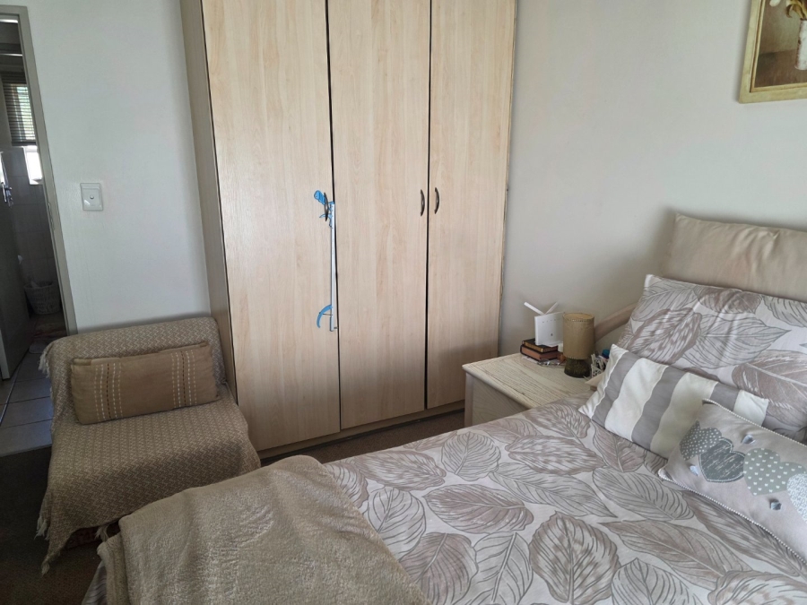 2 Bedroom Property for Sale in Langenhovenpark Free State